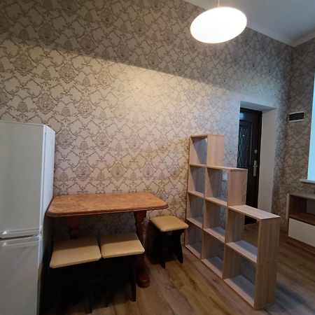 Квартира З Ремонтом Між Залізничним Вокзалом І Центром Lviv Eksteriør bilde